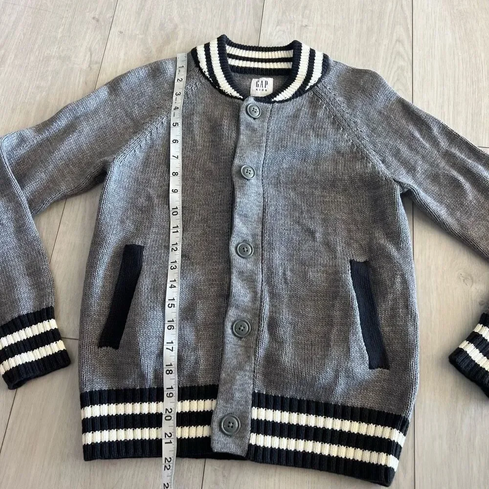 Gap boys sweater size L